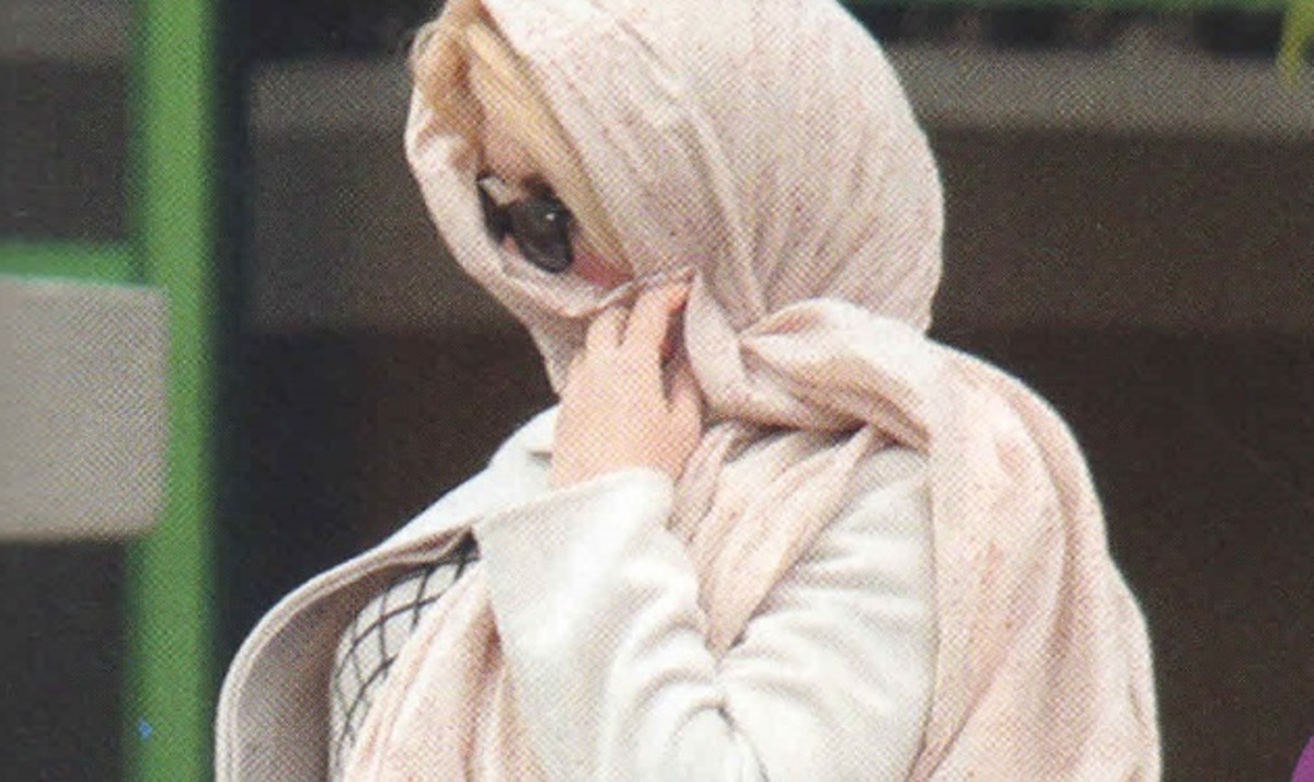 Ελένη Μενεγάκη: Είχε εμφανιστεί με μαντίλα, λίγο πριν γεννήσει!