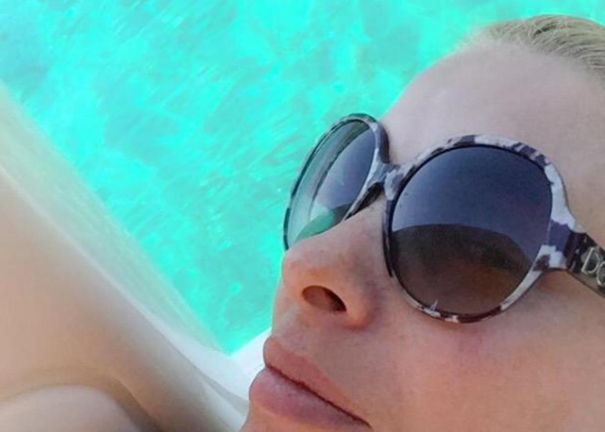 Ελένη Μενεγάκη: Οι διακοπές της ξεκίνησαν γλυκά με το νέο φόρεμα της μικρής Μαρίνας! Φωτογραφίες