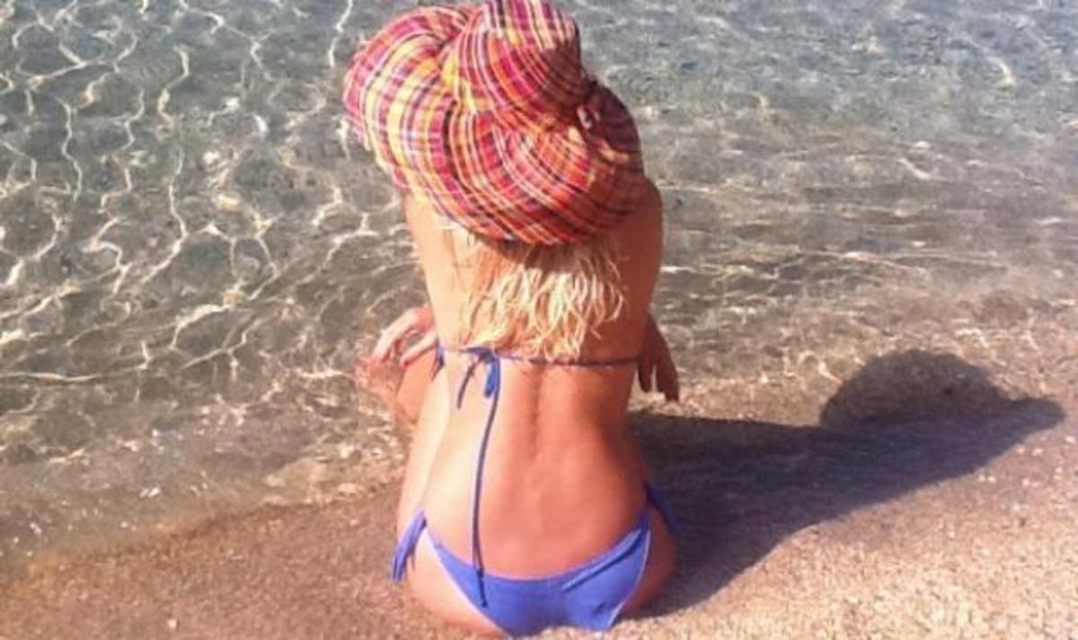 Ε. Μενεγάκη:Οι πρώτες φωτογραφίες από τις διακοπές της!