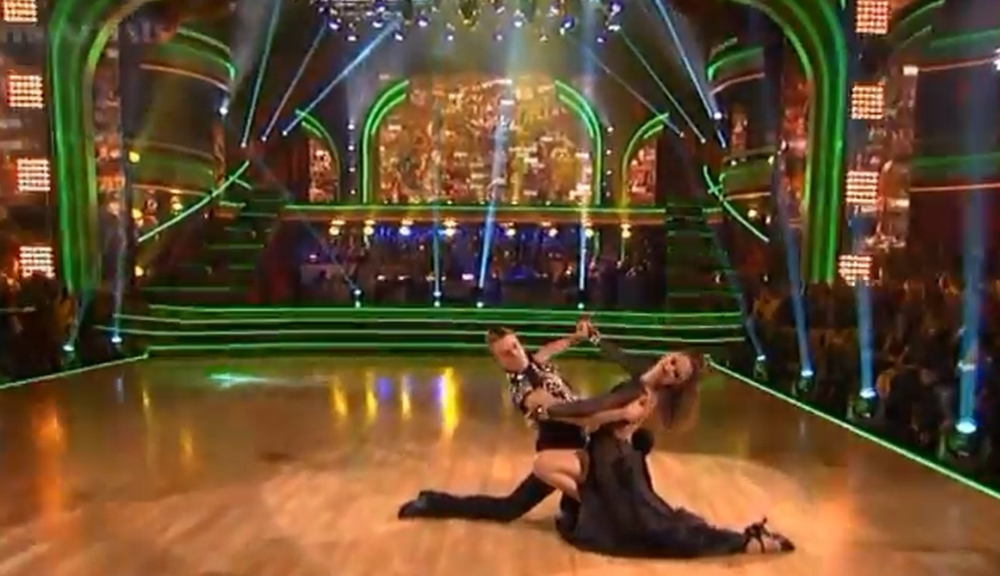 H tango – rock εμφάνιση της Μενούνος στο “Dancing with the stars”!