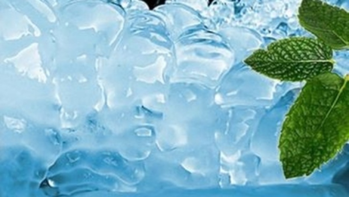 Γιατί η τσίχλα μέντας σας κάνει να νιώθετε παγωμένο το νερό που πίνετε
