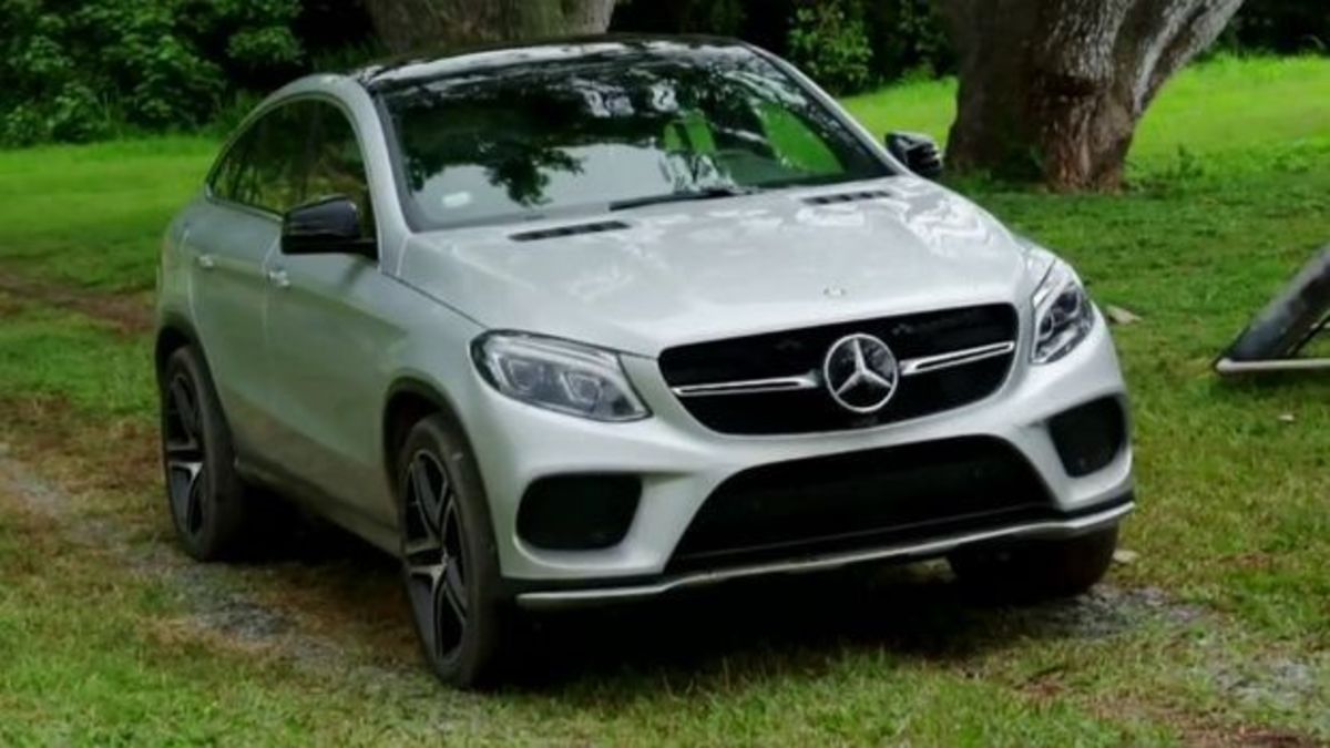 Η Mercedes-Benz GLE Coupé πρωταγωνιστεί στο Jurassic World (VIDEO)