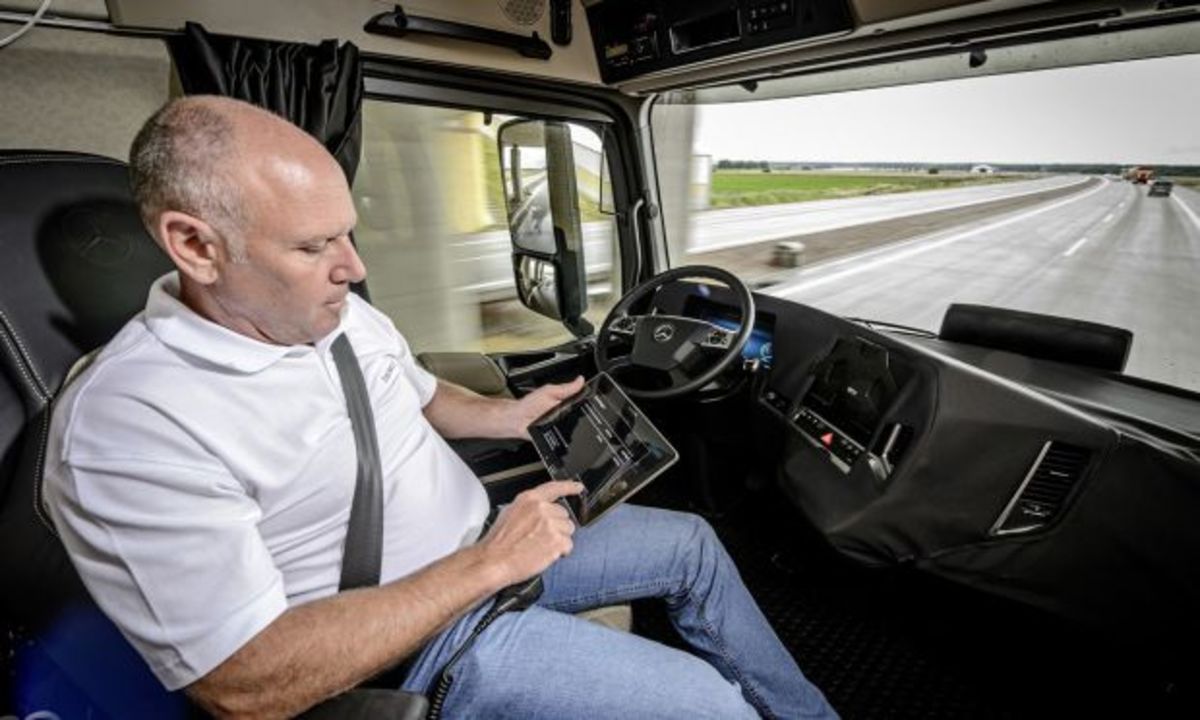 Η Mercedes-Benz ετοιμάζει τα φορτηγά του μέλλοντος, σήμερα (VIDEO)
