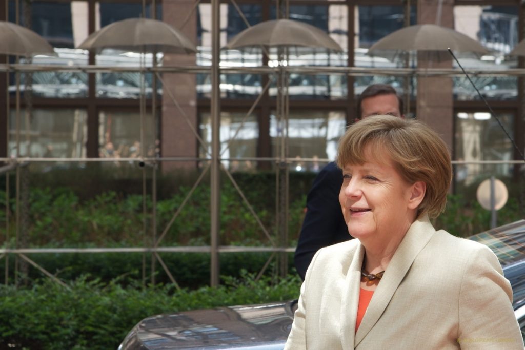 Μέρκελ: Δεσμευτείτε για μεταρρυθμίσεις όπως τις ιδιωτικοποιήσεις με αντάλλαγμα μετρητά