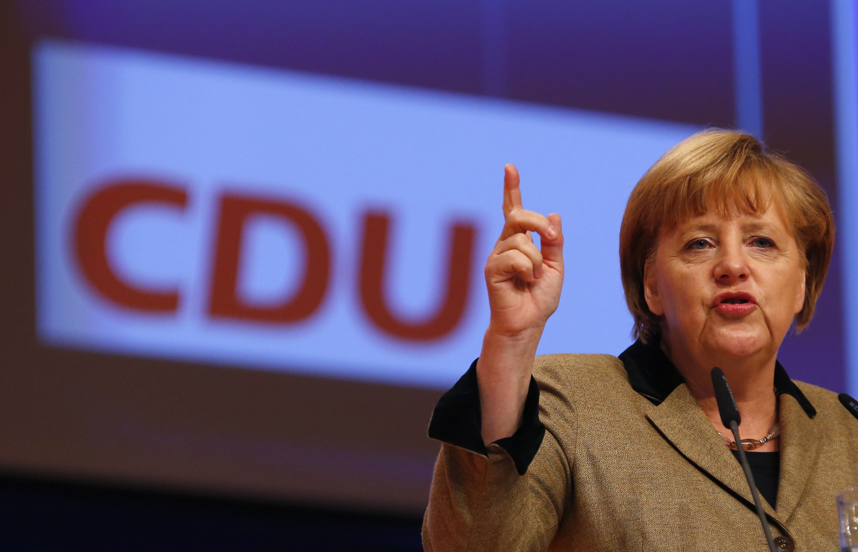 Προβάδισμα της Μέρκελ στις δημοσκοπήσεις