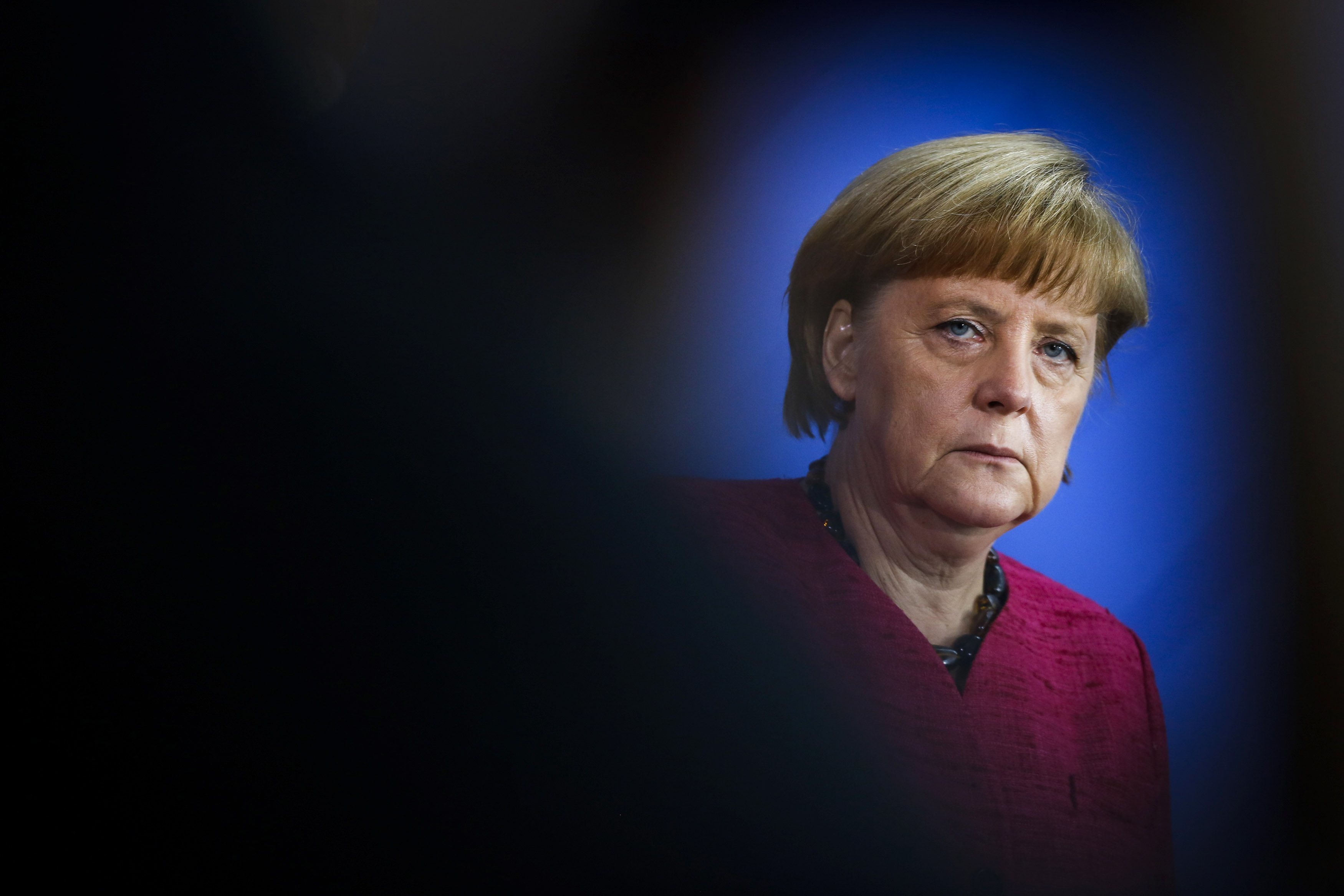 Οι Γερμανοί “τιμωρούν” τη Μέρκελ για την καθυστέρηση σχηματισμού κυβέρνησης