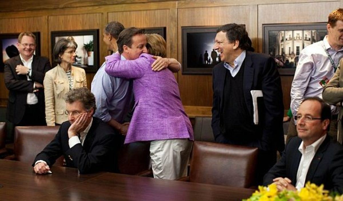 Ολάντ και Μέρκελ θα δουν μαζί μπάλα