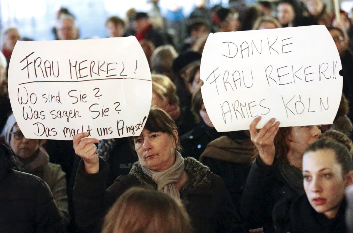 Οργή της Μέρκελ για τις επιθέσεις εναντίον γυναικών στην Κολωνία!