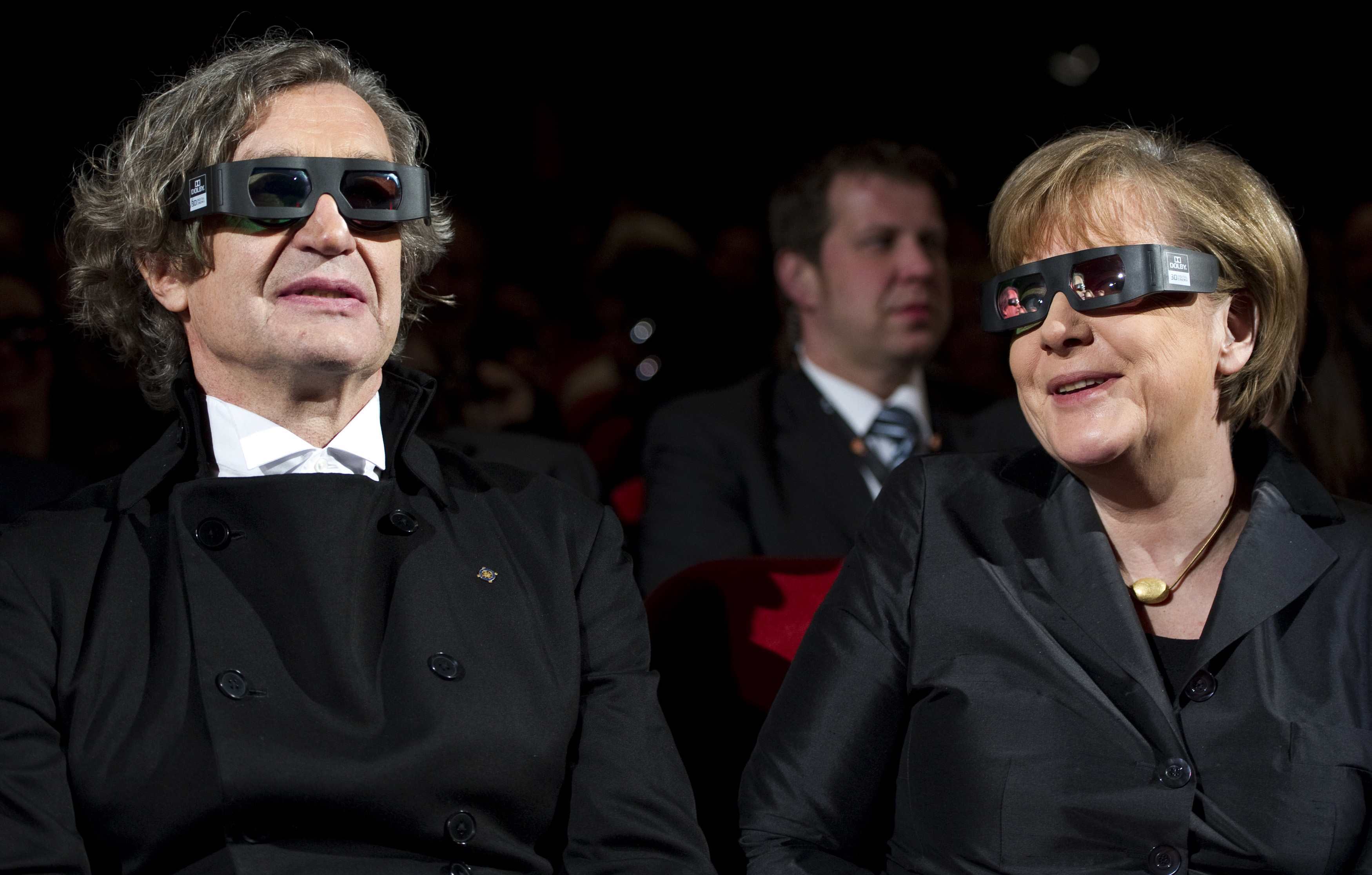 Η Μέρκελ χρειάστηκε 2 χρόνια και γυαλιά 3D για να δει την πλήρη αποτυχία στην Ελλάδα