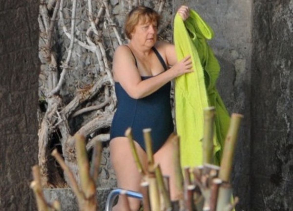Меркель в молодости на пляже