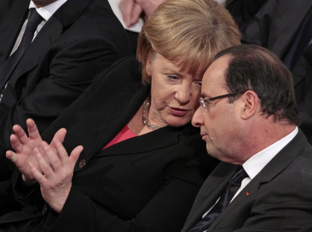 Μέρκελ: “Η κρίση υπάρχει – Ολάντ: “Η κρίση δεν υπάρχει”