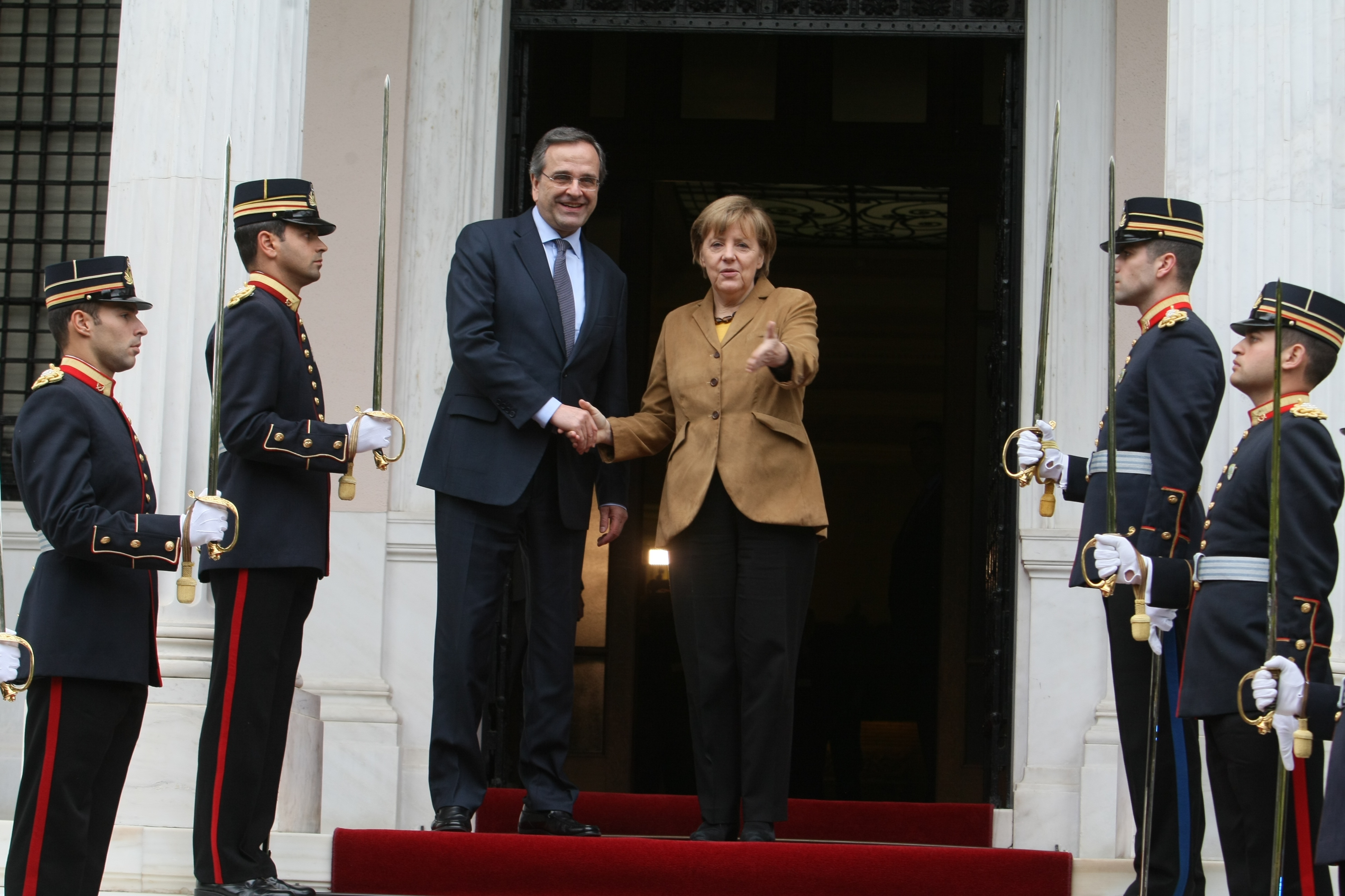 Αυστριακός Τύπος για Μέρκελ: Η νέα φίλη της Ελλάδας