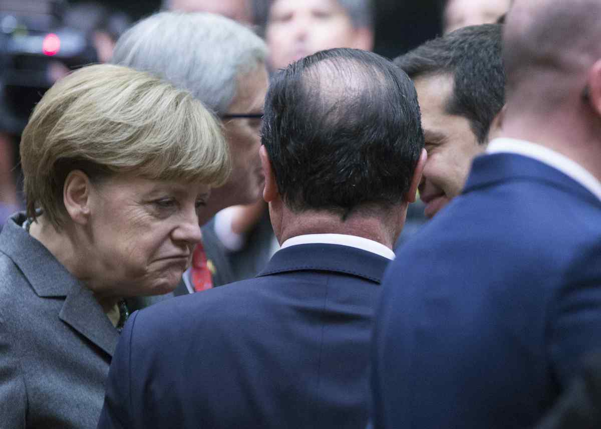 NYT: Αποφεύχθηκε η καταστροφή αλλά τα προβλήματα της Ελλάδας δεν λύθηκαν