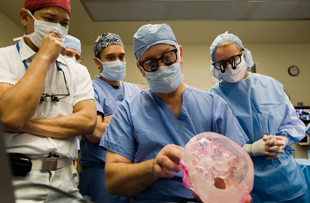 Η πρώτη ολική μεταμόσχευση προσώπου στον κόσμο