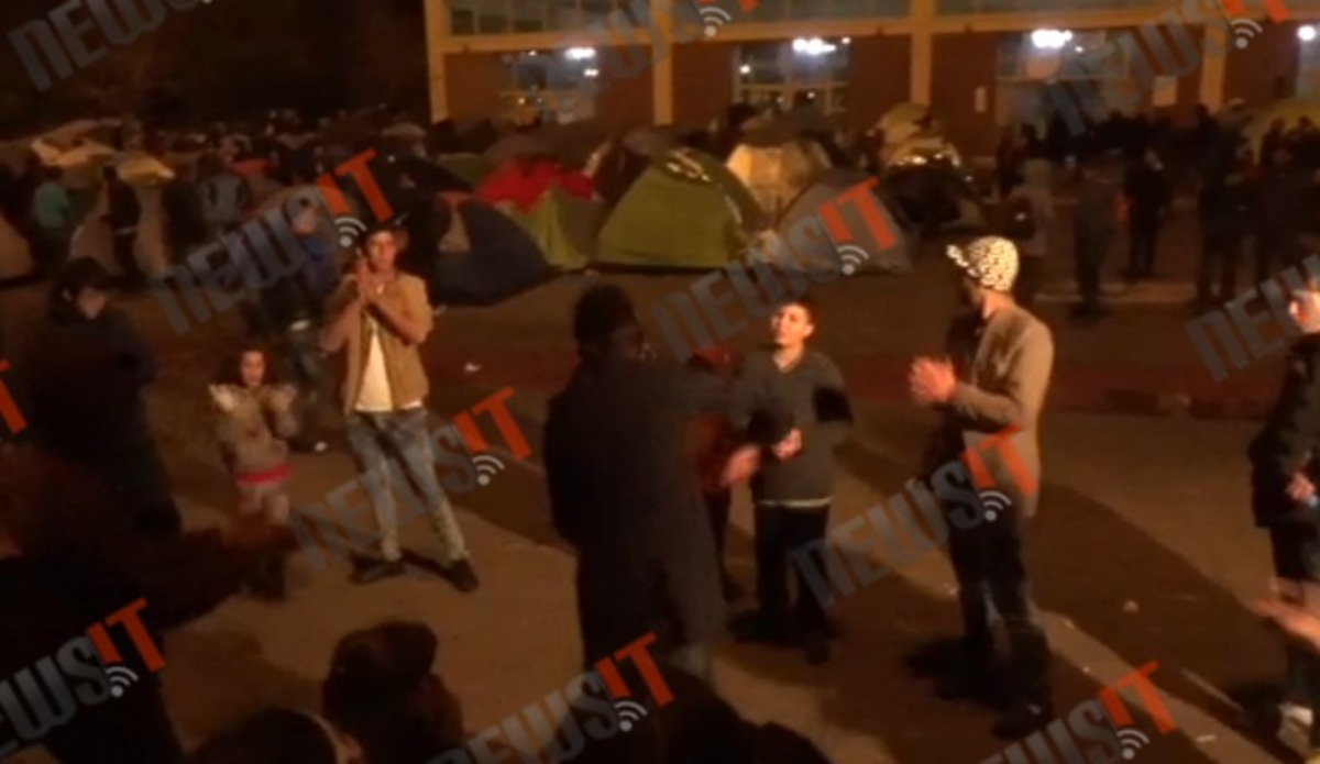 Μεταναστες στον Πειραιά