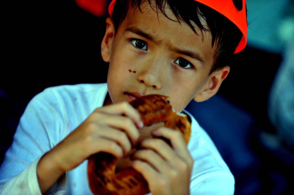 Ρατσιστικό παραλήρημα από τον Βρετανό ΥΠΕΞ: Οι μετανάστες της Αφρικής απειλούν το βιοτικό μας επίπεδο