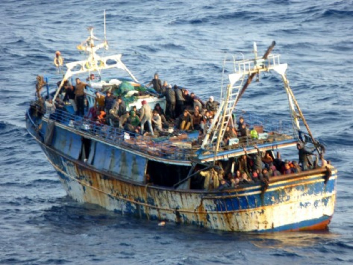 Δίχως τέλος το δράμα των μεταναστών ανοιχτά της Ιταλίας – Νέο ναυάγιο με 70 αγνοούμενους