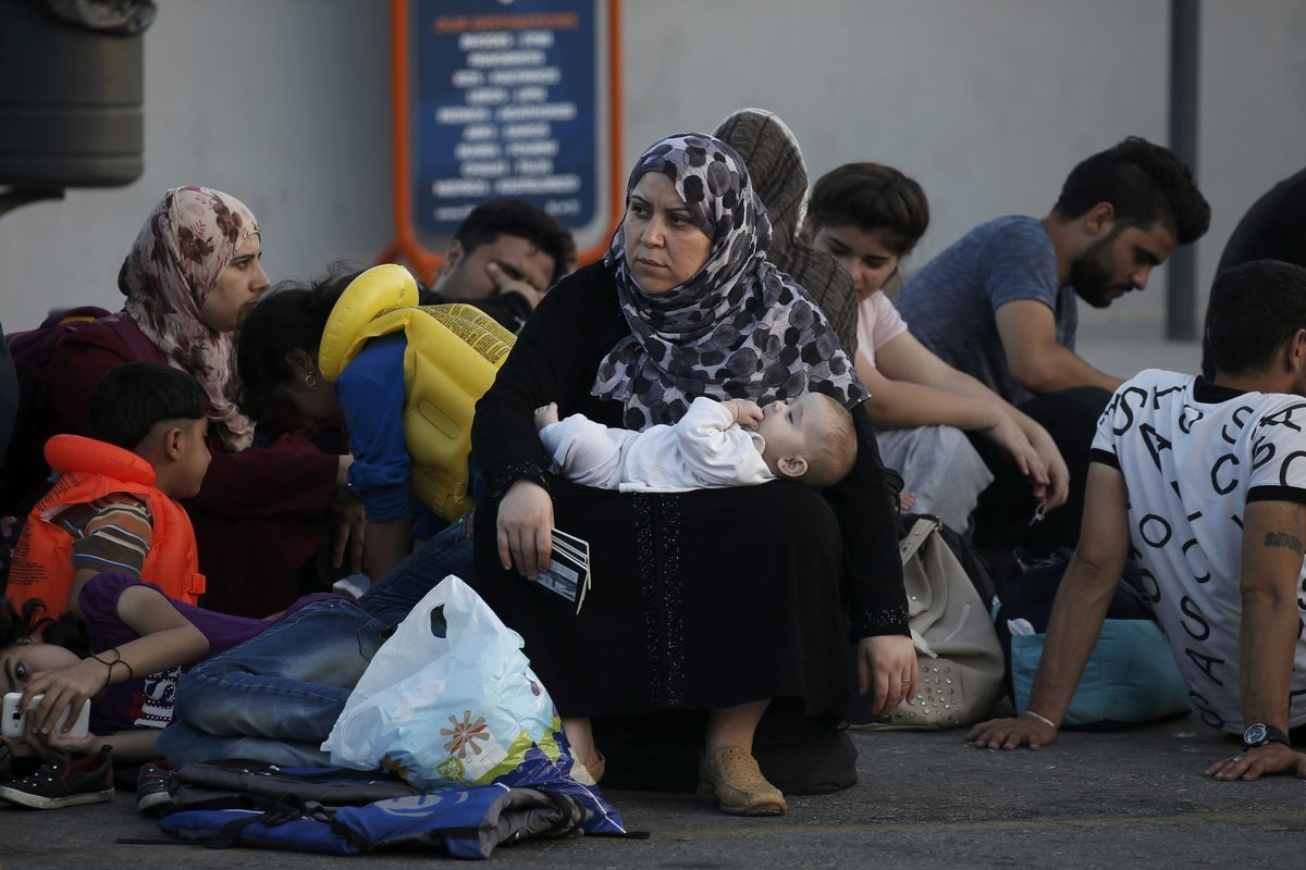 Ενώ εσείς (Ευρωπαίοι ηγέτες) κοιμάστε: 500.000 πρόσφυγες στην Ευρώπη το πρώτο 8μηνο του ’15!