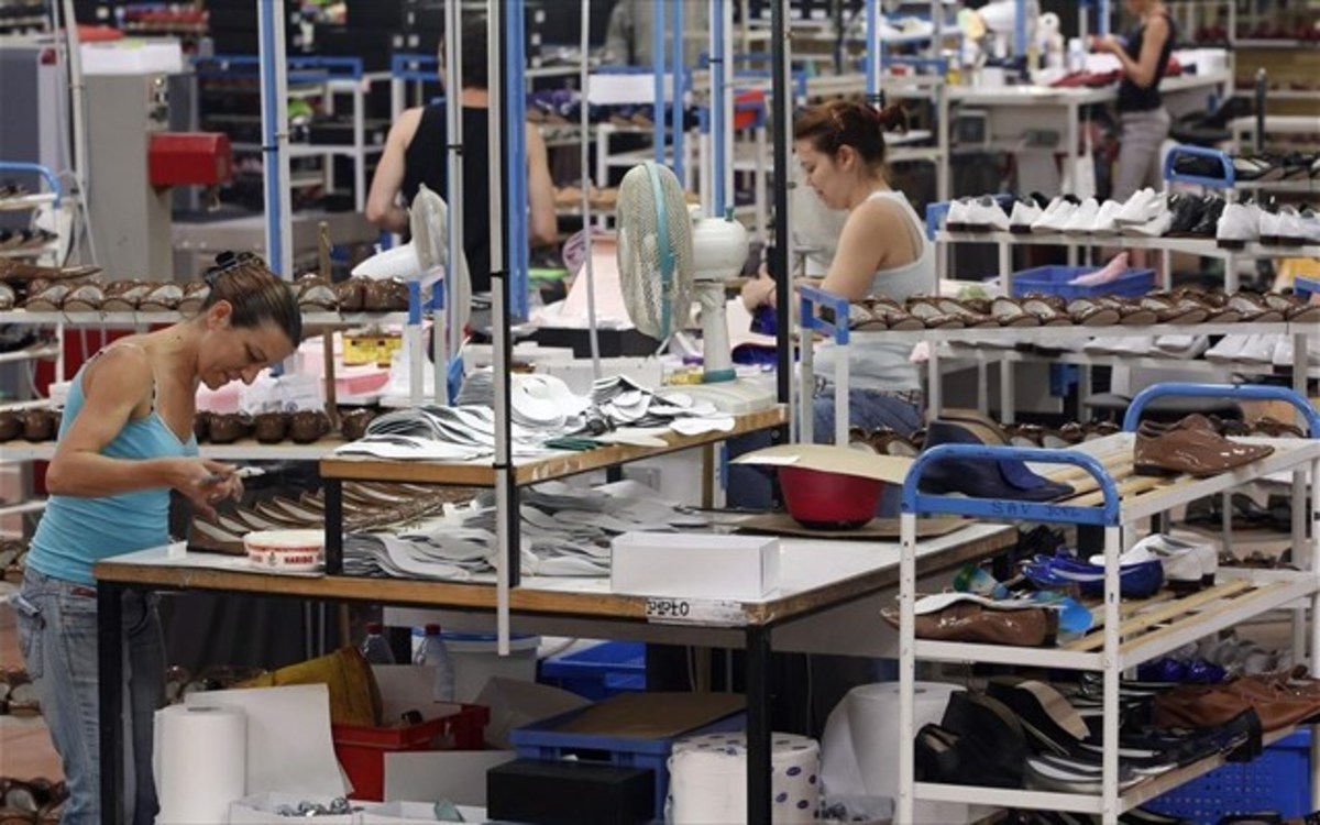 Στα χειρότερα επίπεδα όλων των εποχών ο τομέας της μεταποίησης
