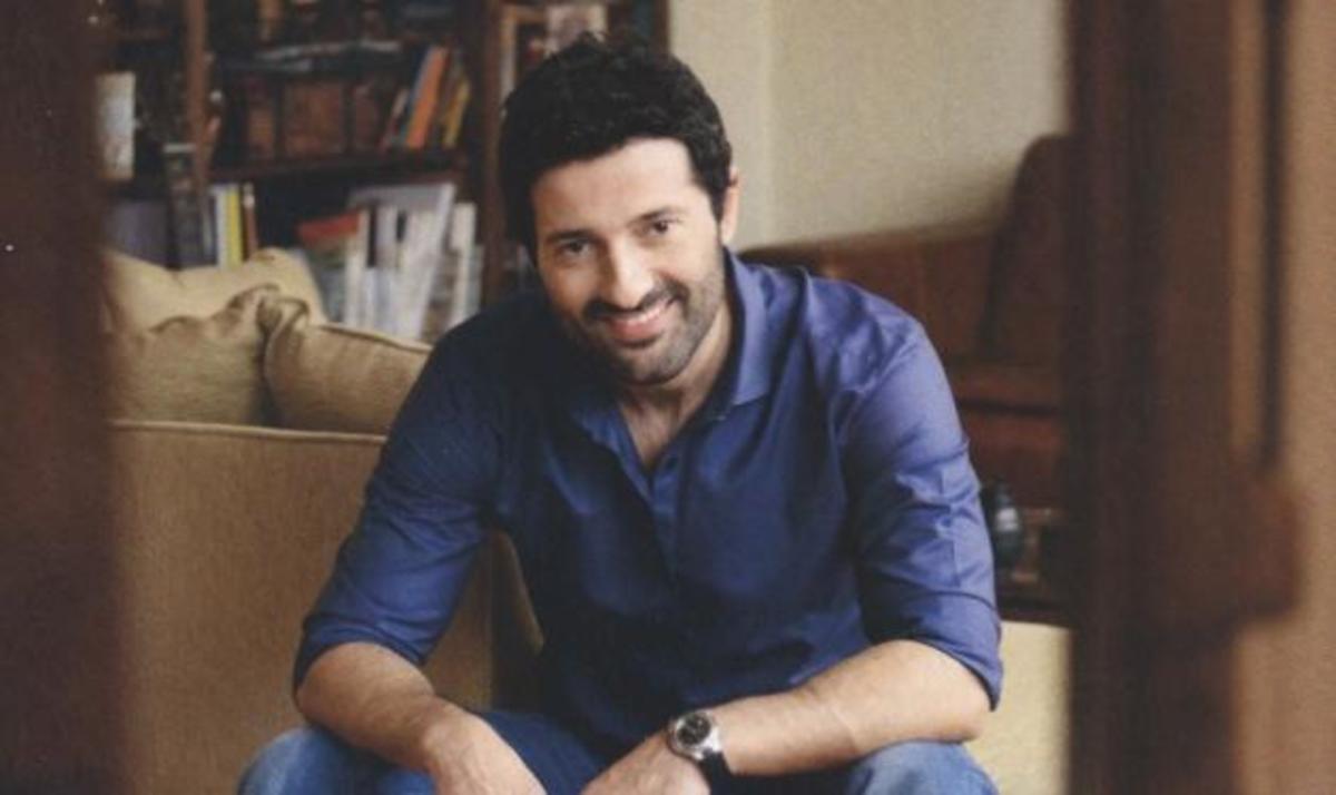 Όθωνας Μεταξάς: Δείτε πώς είναι το εργένικο σπίτι του!