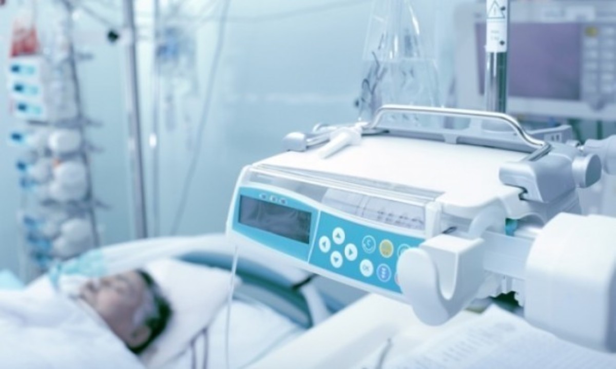 Πολάκης και ΚΕΕΛΠΝΟ αποφάσισαν να συνεχιστεί ο διαγωνισμός για τους γιατρούς των ΜΕΘ