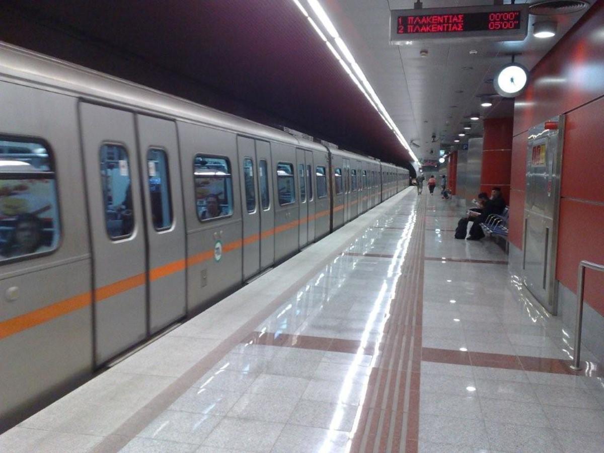 Γνωστός ηθοποιός έπαιρνε τα χτυπημένα εισιτήρια στο μετρό ενώ έπαιζε σε σειρά του Mega!