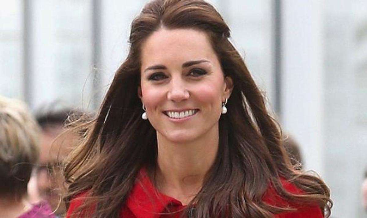 Γεννά η Kate Middleton – Live εικόνα έξω από το μαιευτήριο