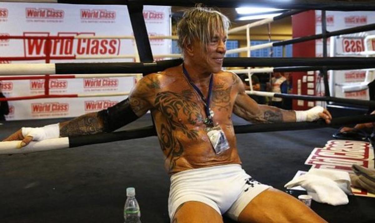 Δεν θα πιστεύεις τι κορμί έχει ο Mickey Rourke στα 62!