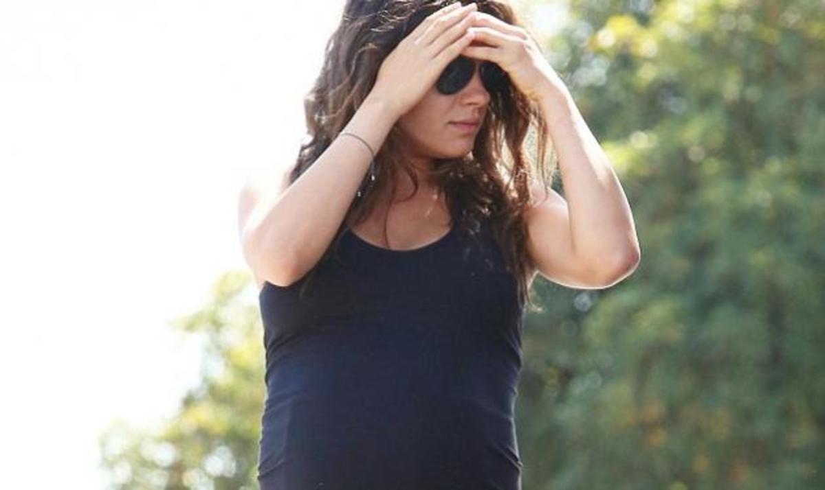 Mila Kunis: Πού την απαθανάτισε ο φακός λίγο πριν γεννήσει;
