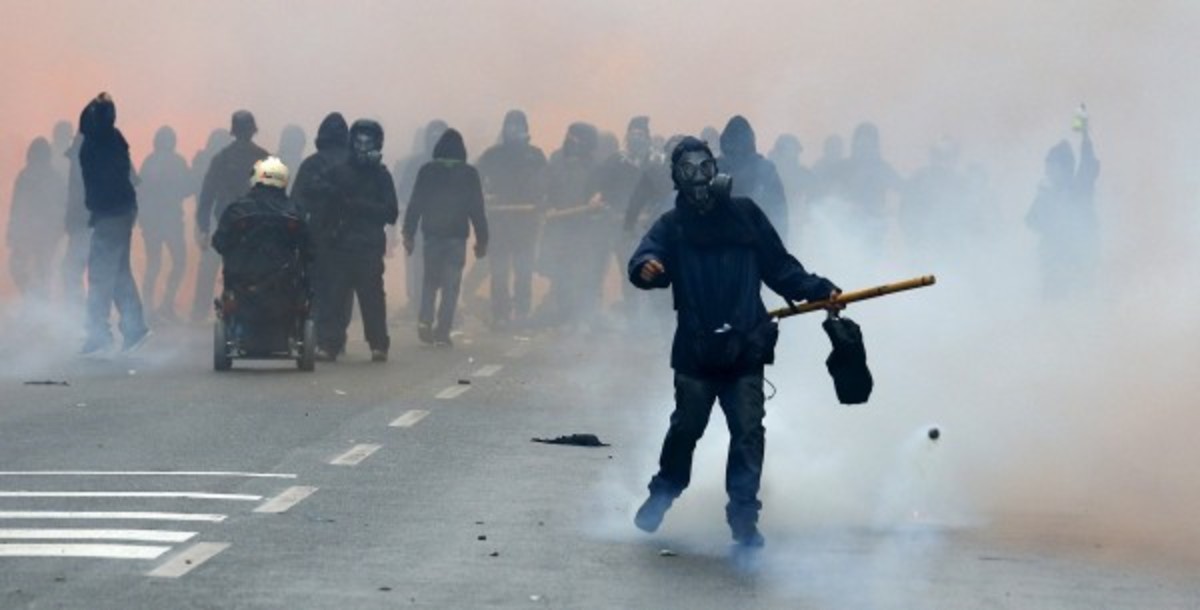 Ιταλία: Ψάχνουν… ελληνικό DNA σε ρόπαλα και βόμβες μολότοφ!