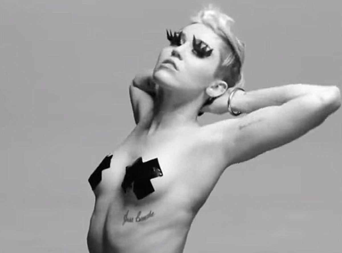 Το προκλητικό video της Miley Cyrus για Φεστιβάλ Πορνό! Φωτο και video