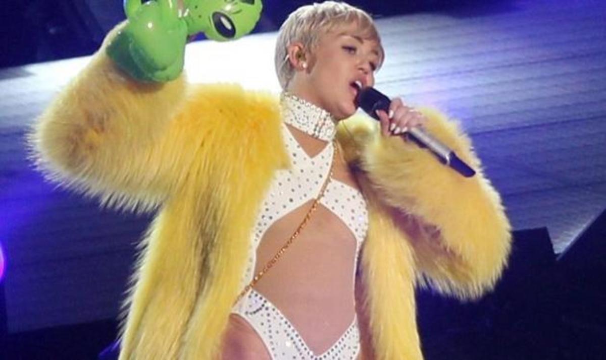 Σοβαρή η κατάσταση της υγείας της Miley Cyrus – Για 4η μέρα στο νοσοκομείο