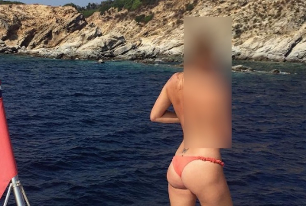 Εμφανίστηκε topless στη Χαλκιδική χωρίς κανέναν ενδοιασμό!