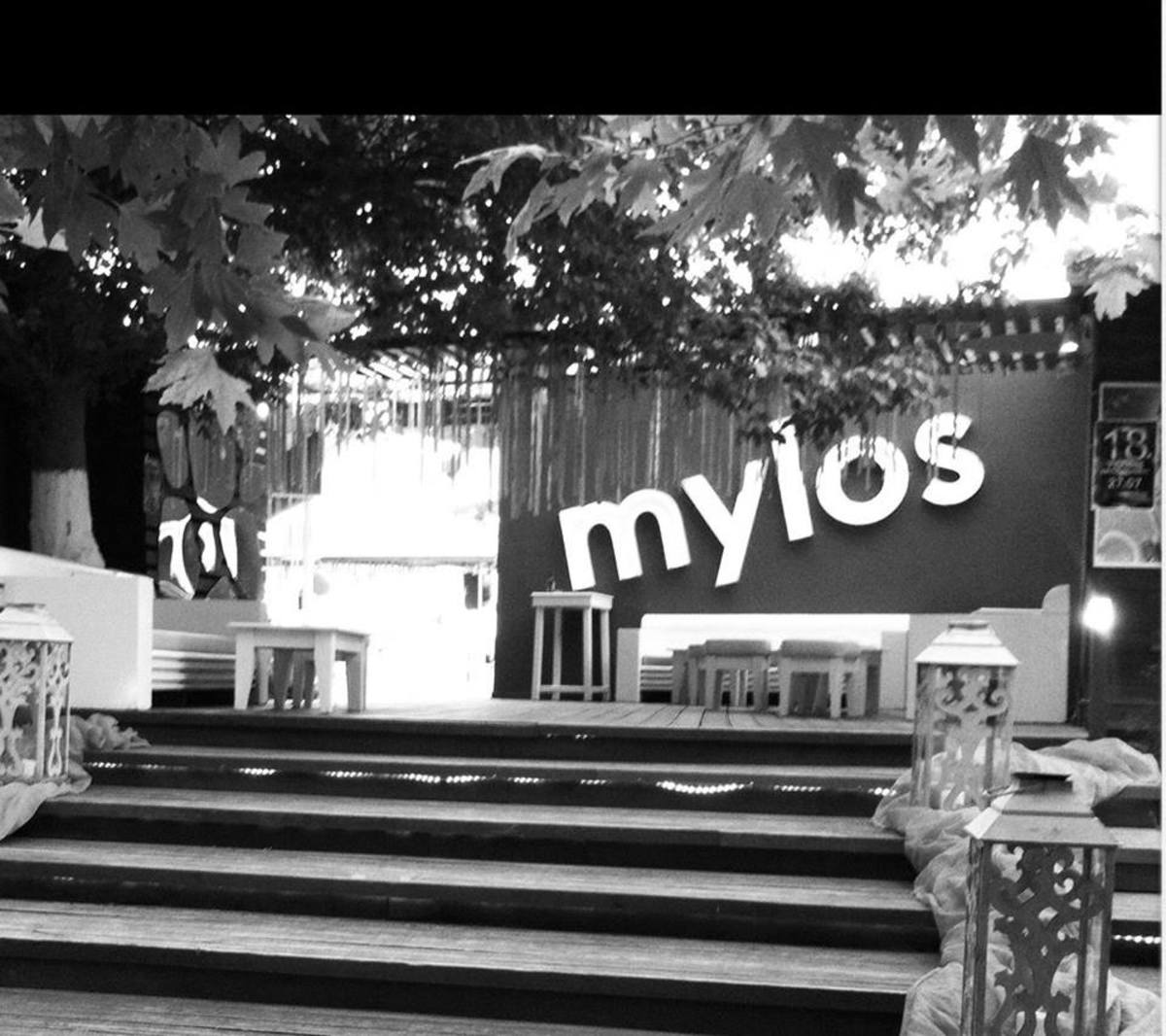 Η ανακοίνωση του beach bar που θα τραγουδούσε ο Ρέμος: Το … “όργιο φοροδιαφυγής” ήταν 69 ευρώ!