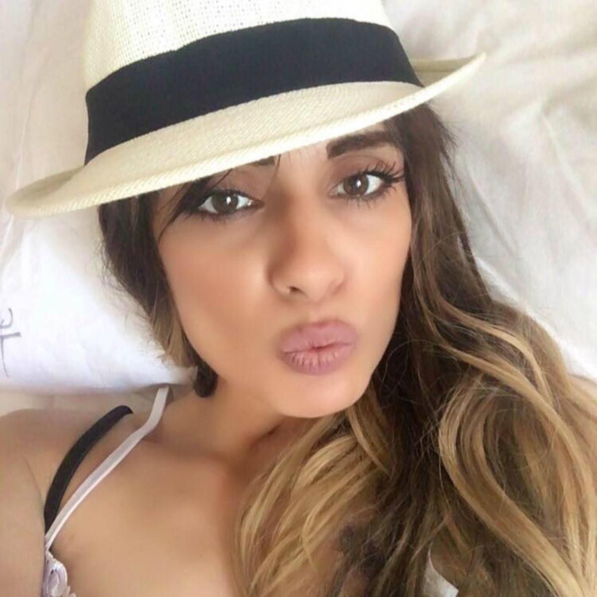 Μίνα Αρναούτη: Οι νέες φωτογραφίες που ανέβασε από τη Μυτιλήνη!