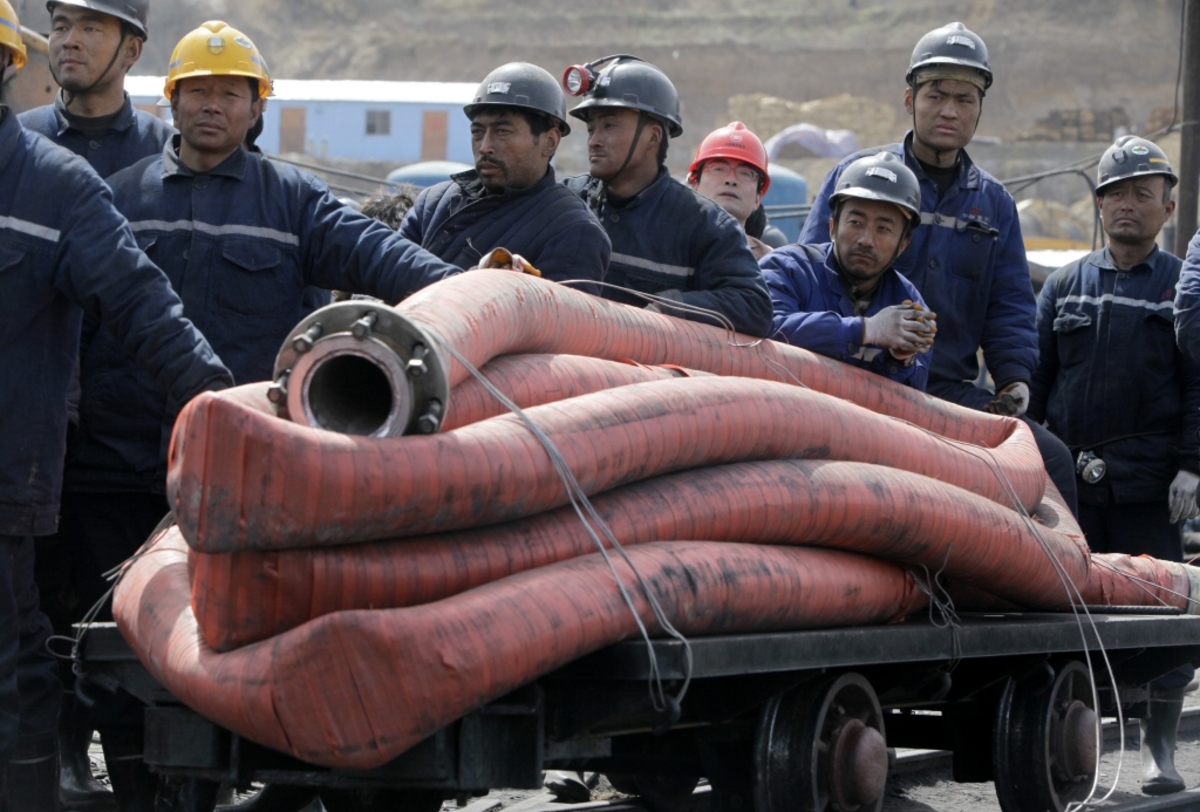 Αγωνία για τους 153 εργάτες σε ορυχείο της Κίνας