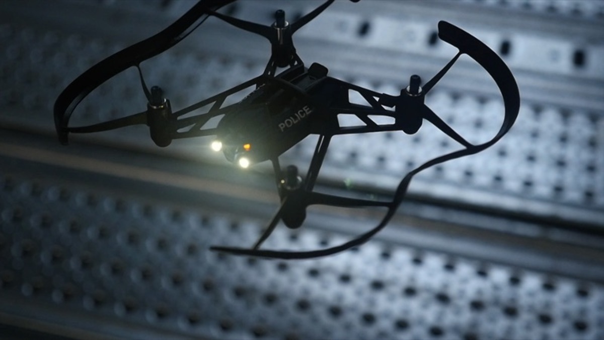 Parrot Airborne Night Maclane: To απόλυτο mini drone για νυχτερινές πτήσεις