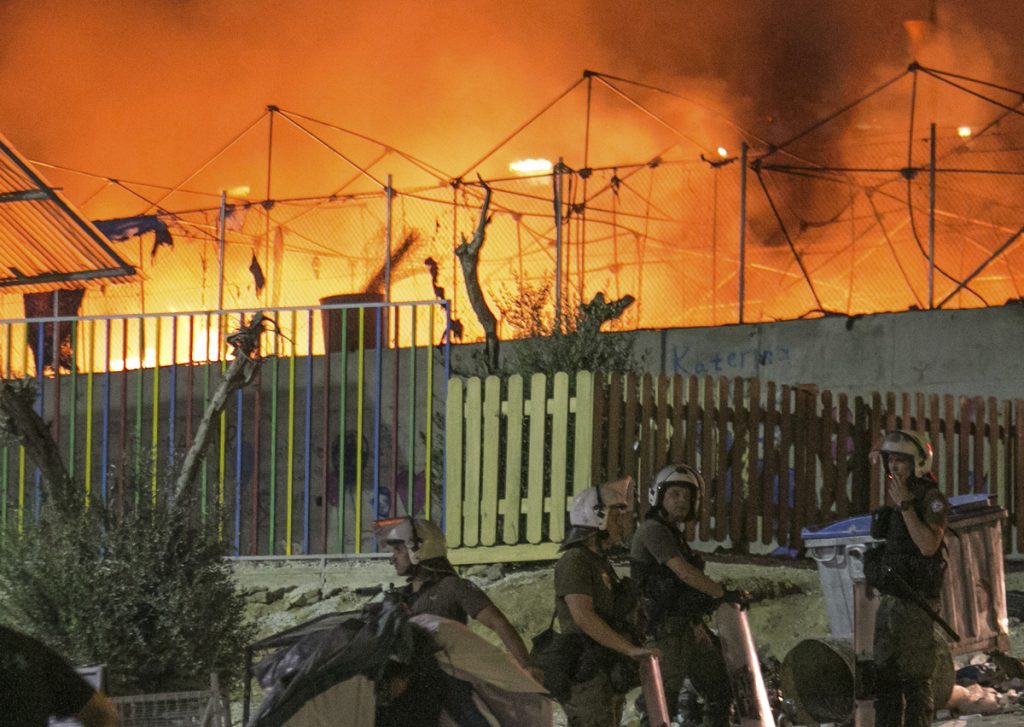 Επικίνδυνη κατάσταση στη Λέσβο – 84χρονος απείλησε με καραμπίνα μετανάστες