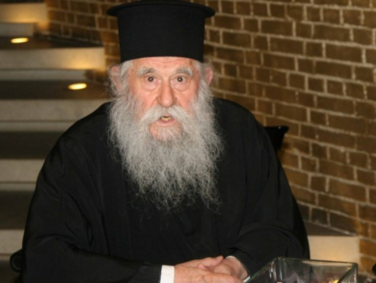 Ο Μητροπολίτης παραχωρεί κτίριο για τους μετανάστες στη Μανωλάδα