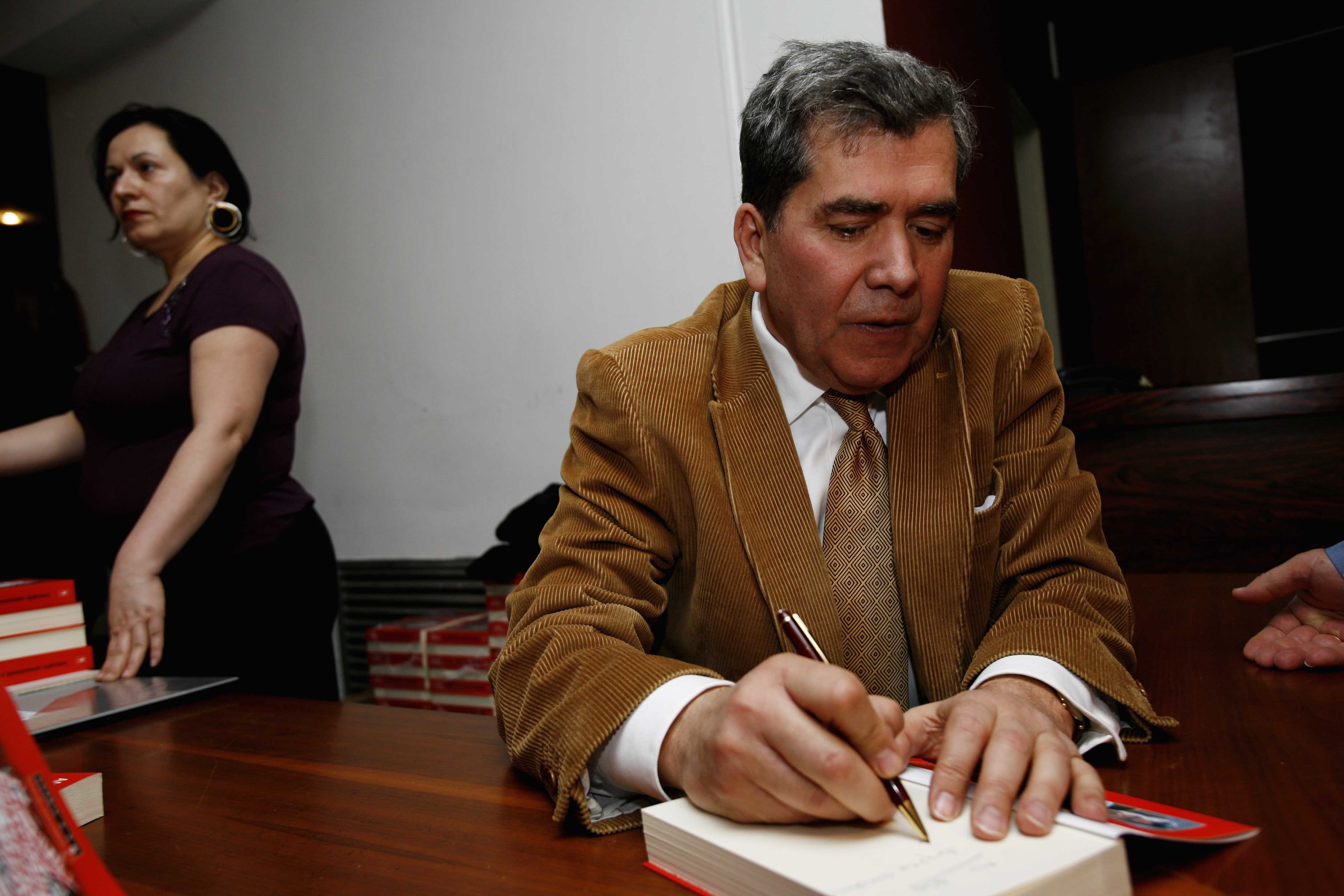 Ο ΣΥΝ επιμένει στην υποψηφιότητα του Αλέξη Μητρόπουλου