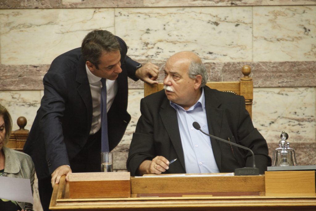 Διαμαρτυρία Μητσοτάκη σε Βούτση για τον τρόπο λειτουργίας της Βουλής