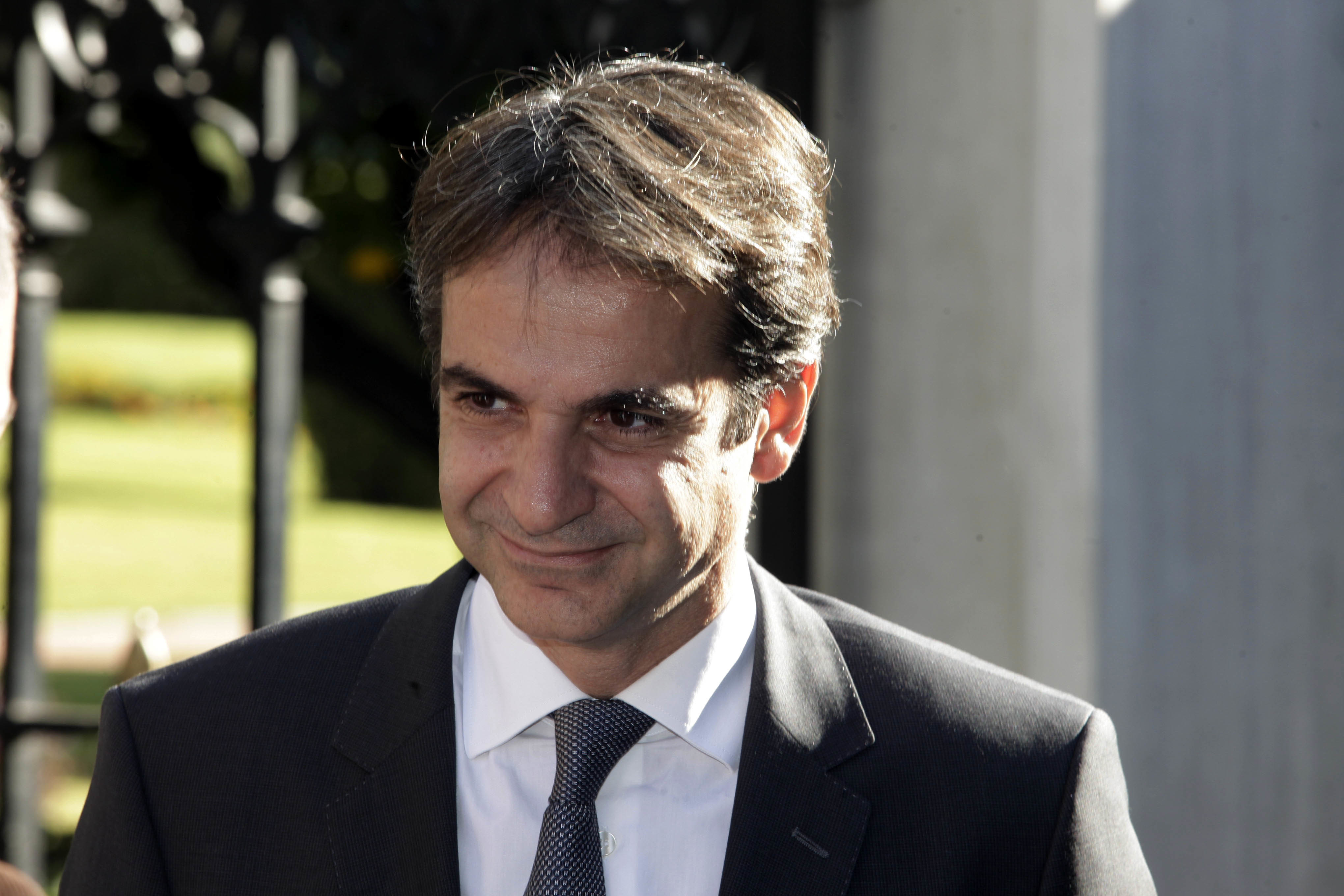 Με αποδοκιμασίες “υποδέχτηκαν” σχολικοί φύλακες τον Κ. Μητσοτάκη (ΒΙΝΤΕΟ)
