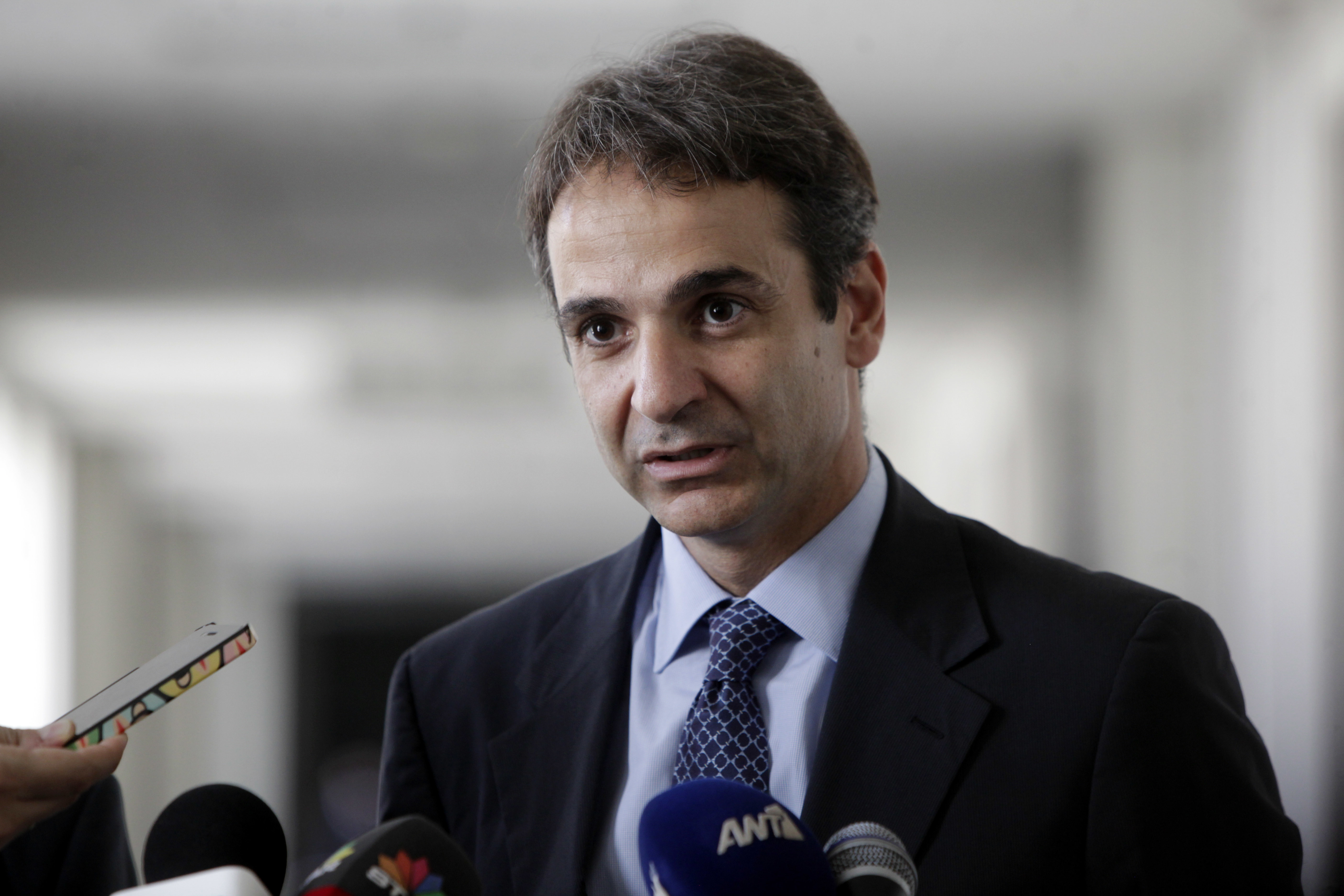 Το κρίσιμο ραντεβού του Κ. Μητσοτάκη με την τρόικα για τις απολύσεις στο Δημόσιο