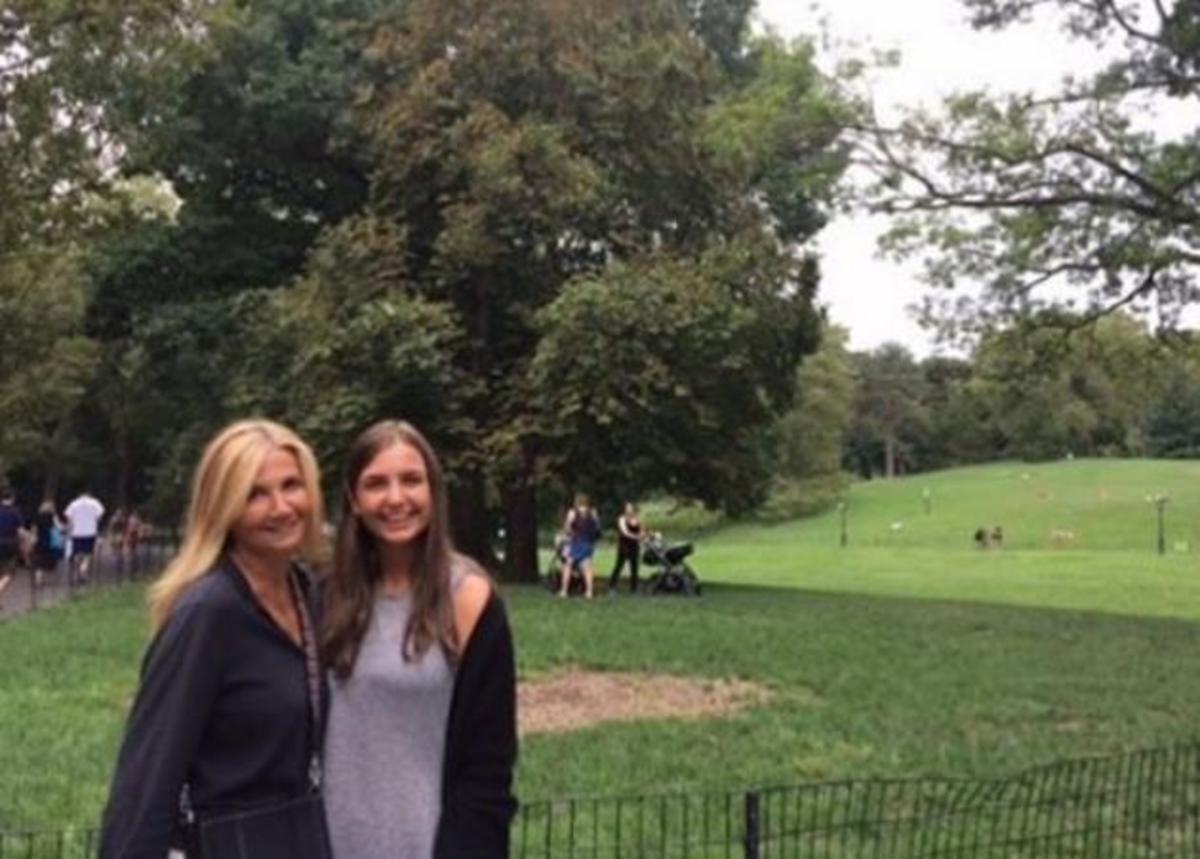 Στην Αμερική με την κόρη της η σύζυγος του Κυριάκου Μητσοτάκη! Φωτογραφίες