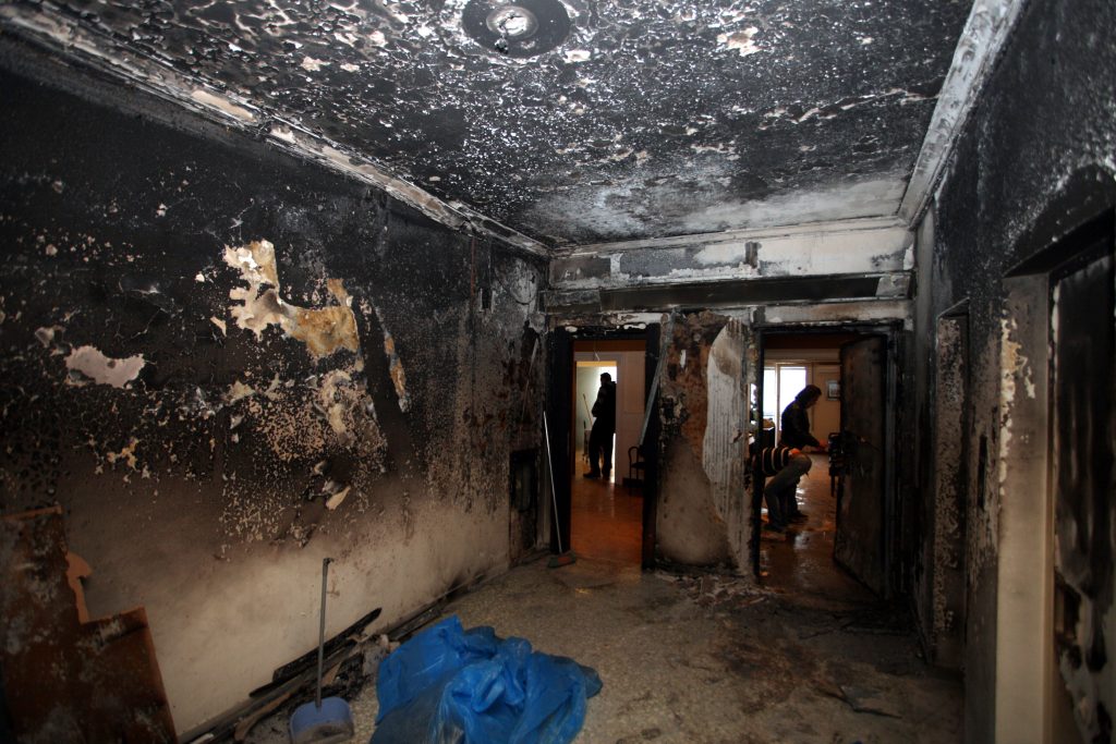 Μεγάλες καταστροφές από την έκρηξη στο γραφείο Μιχελάκη – ΦΩΤΟ