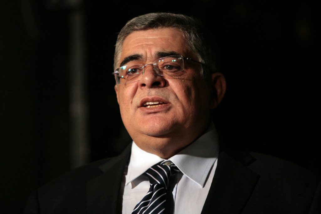 Μιχαλολιάκος: “Ψόφια” η ΝΔ, “κοράκι” ο Κουβέλης, “τραμπούκα” η Κανέλλη, “γελοίος” ο Καρατζαφέρης!