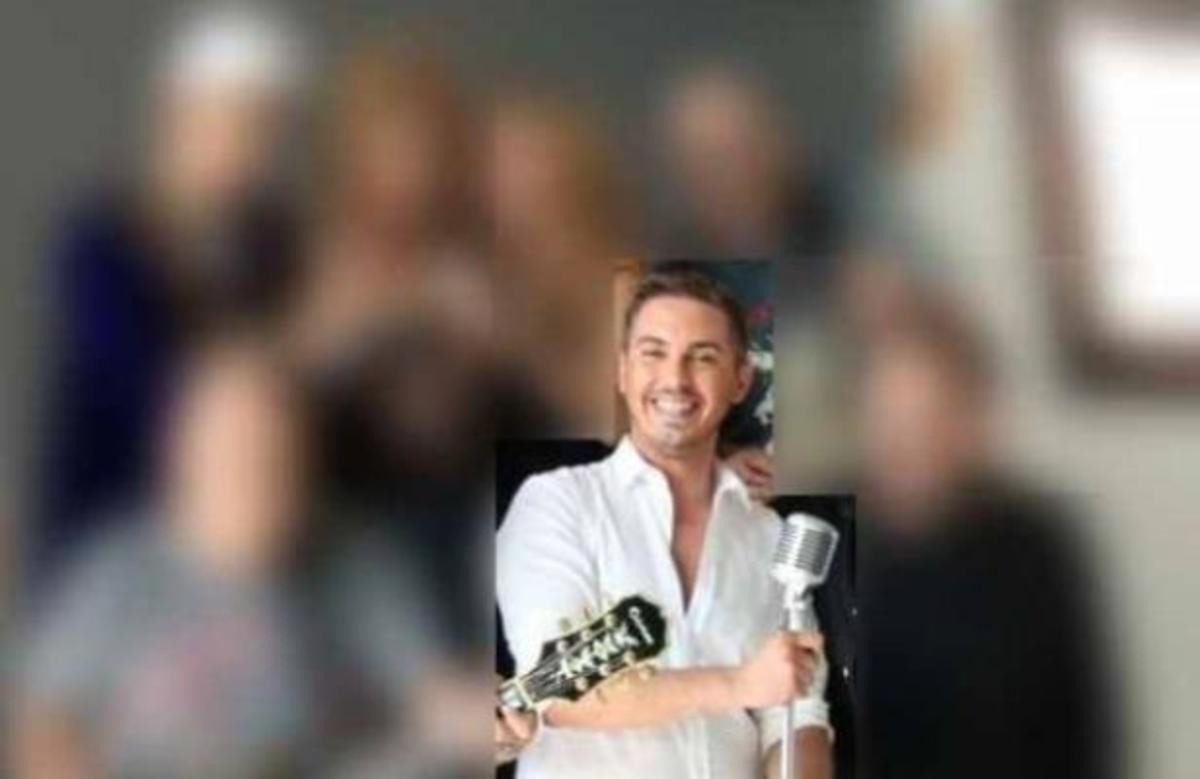 Η πιο ανατρεπτική αφίσα του Μιχάλη Χατζηγιάννη για τη νυχτερινή Αθήνα!