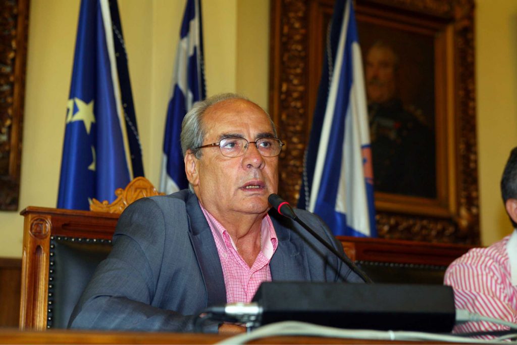 Παραιτήθηκε από τον δήμο Πειραιά ο Βασίλης Μιχαλολιάκος