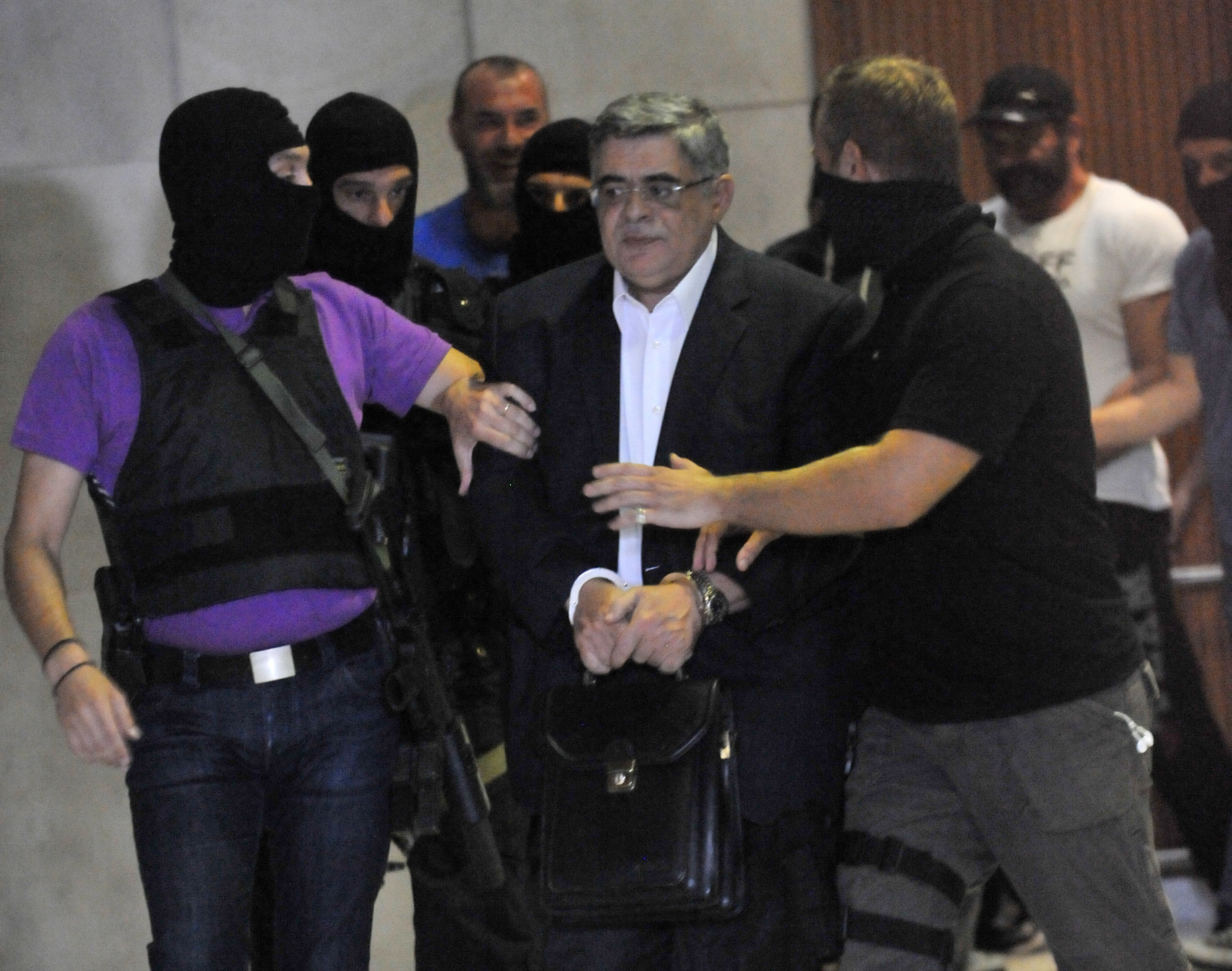 Αιφνιδιαστικός έλεγχος στα κελιά των Χρυσαυγιτών