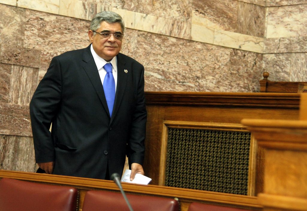 Στη Βουλή η μήνυση της Χρυσής Αυγής κατά Βενιζέλου-Παπακωνσταντίνου